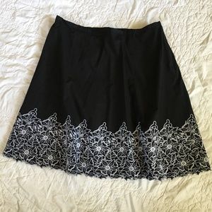 Talbots Black/White Embroidered Hem Skirt Sz 20W
